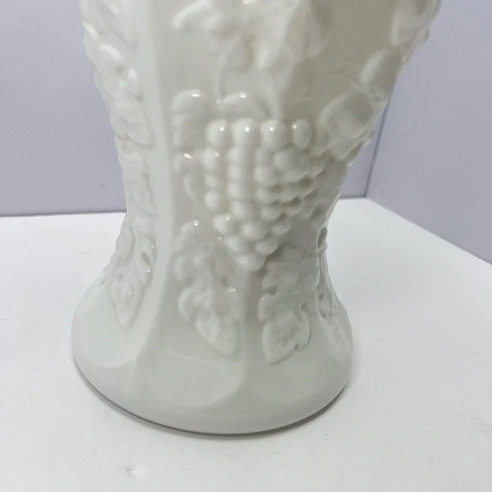 Westmorland Paneled Grape Pickle Jar 12